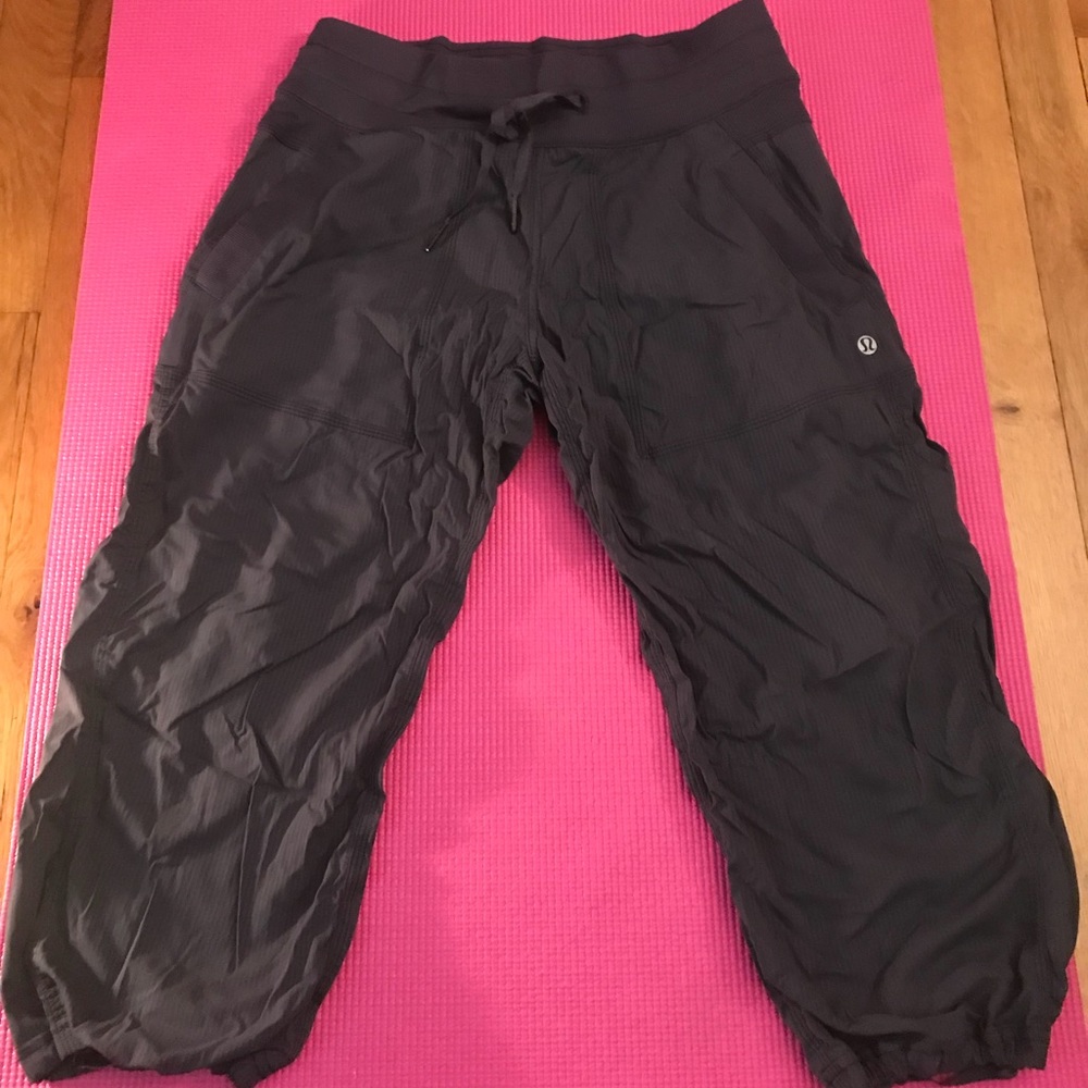 Lululemon dance studio crop